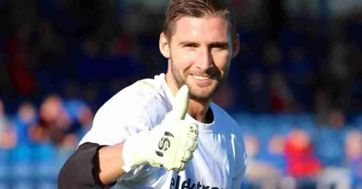 Ground Glory Goalkeeping can provide you with some excellent ideas on football keeper training.